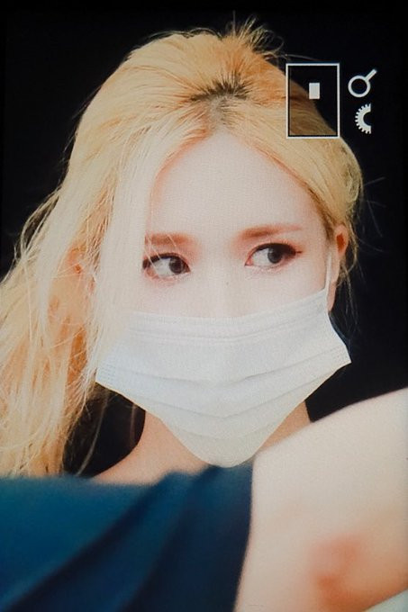 Mina (TWICE) khiến fan sửng sốt với khả năng biến hình: Công chúa hay ác nữ đều cân được ảnh 6