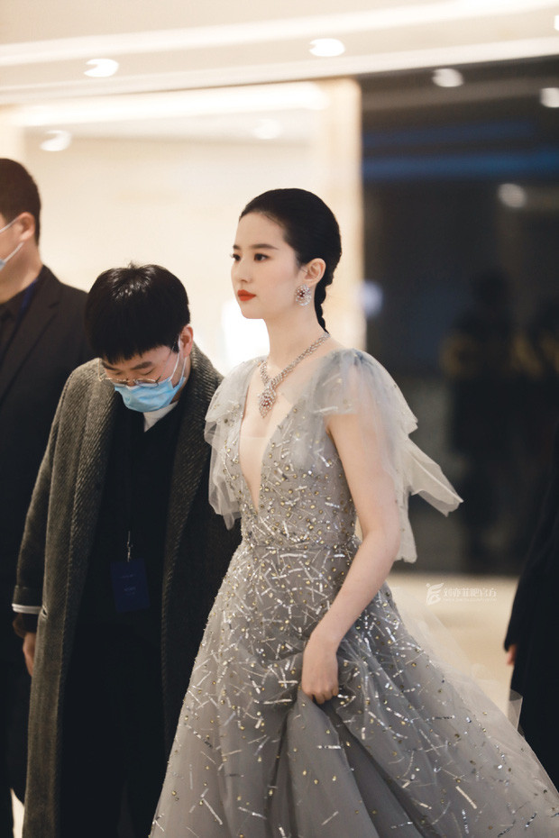 Đỉnh cao như Lưu Diệc Phi: Giảm cân là lấy lại nhan sắc lộng lẫy, thoát tục tựa tiên nữ ảnh 8