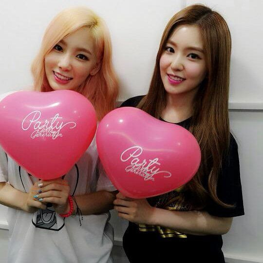 Cư dân mạng lại tranh cãi về chiều cao của Taeyeon (SNSD) và Irene (Red Velvet) ảnh 3