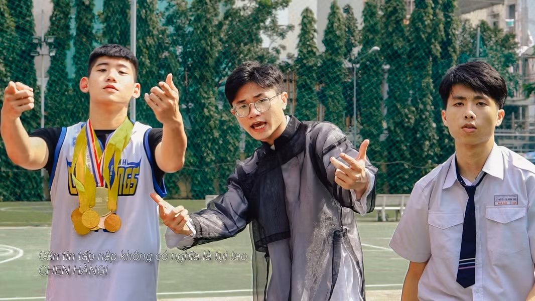 Nam Bảo: Chàng rapper đẹp trai truyền cảm hứng Rap học đường đi khắp Sài Gòn ảnh 4