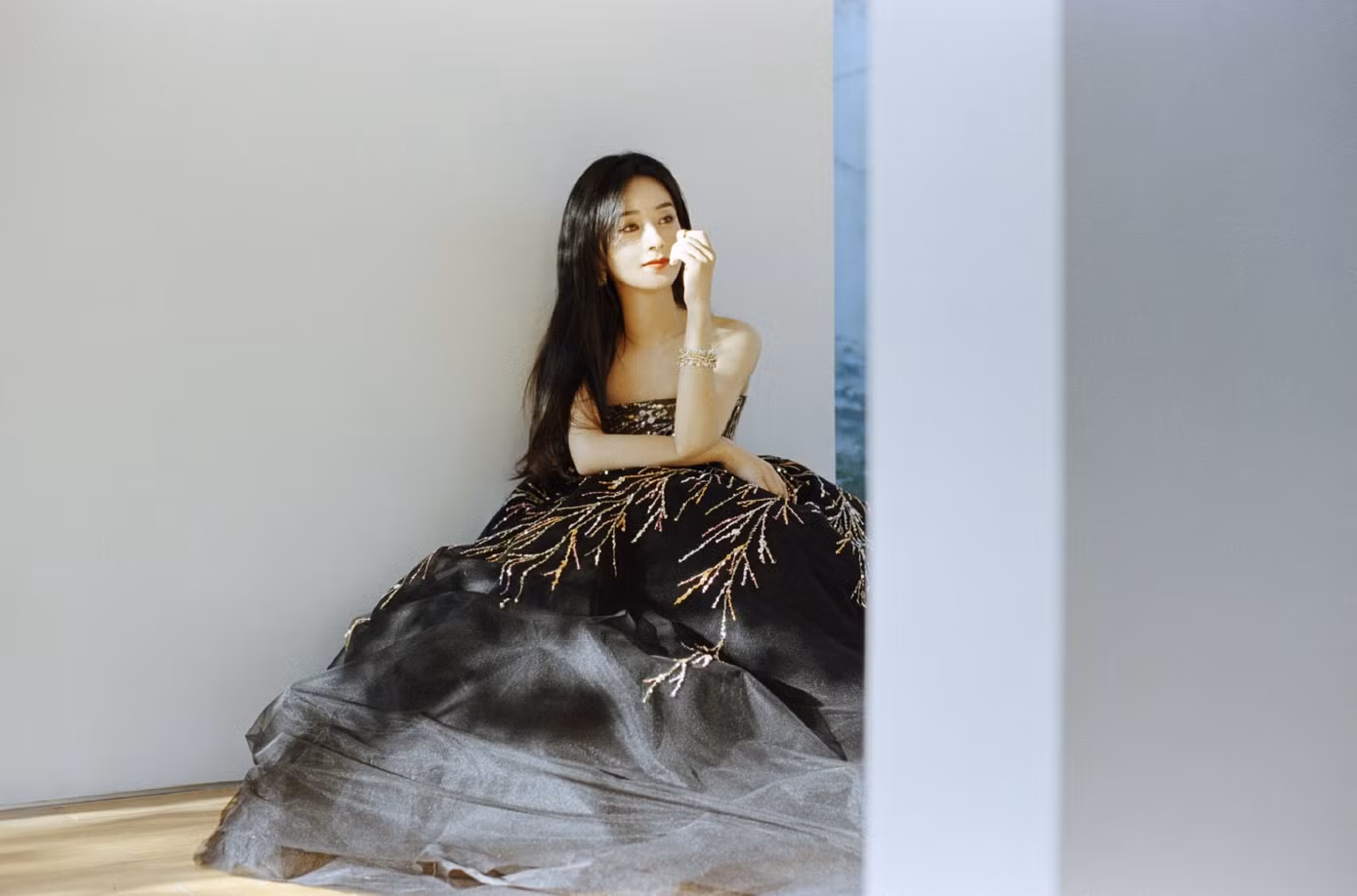 Triệu Lệ Dĩnh thăng hạng nhan sắc, được khen "đẹp như tiên tử" là nhờ nhân vật bí ẩn này ảnh 6