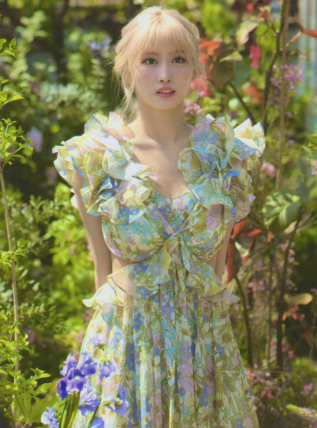 Vì đụng hàng với Rosé mà netizen mới biết váy của Momo (TWICE) được chỉnh sửa cao tay ảnh 6