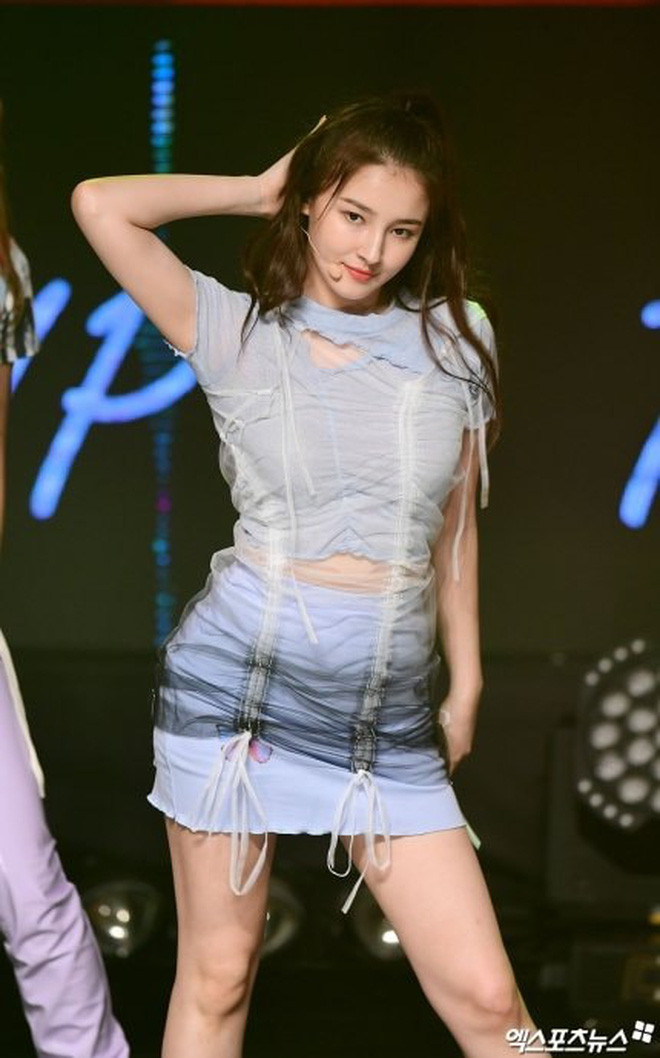 Chỉ vì chọn trang phục này mà Nancy (MOMOLAND) bị mang tiếng “giảm cân thất bại” ảnh 7