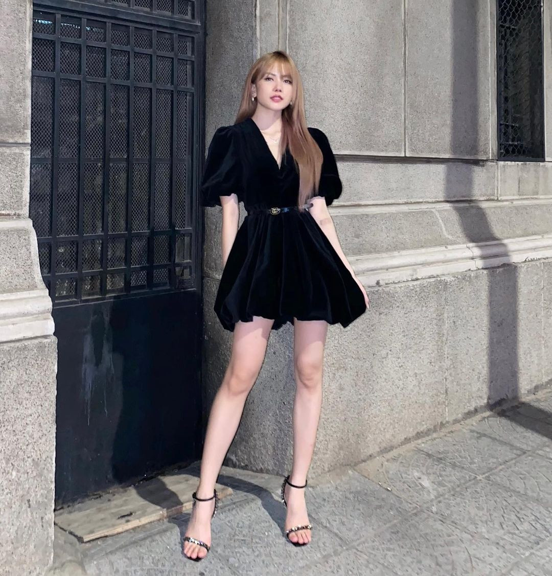 Hóa ra V-Biz cũng có một cô gái sở hữu tỷ lệ cơ thể đẹp như Thủy thủ Mặt Trăng ảnh 11