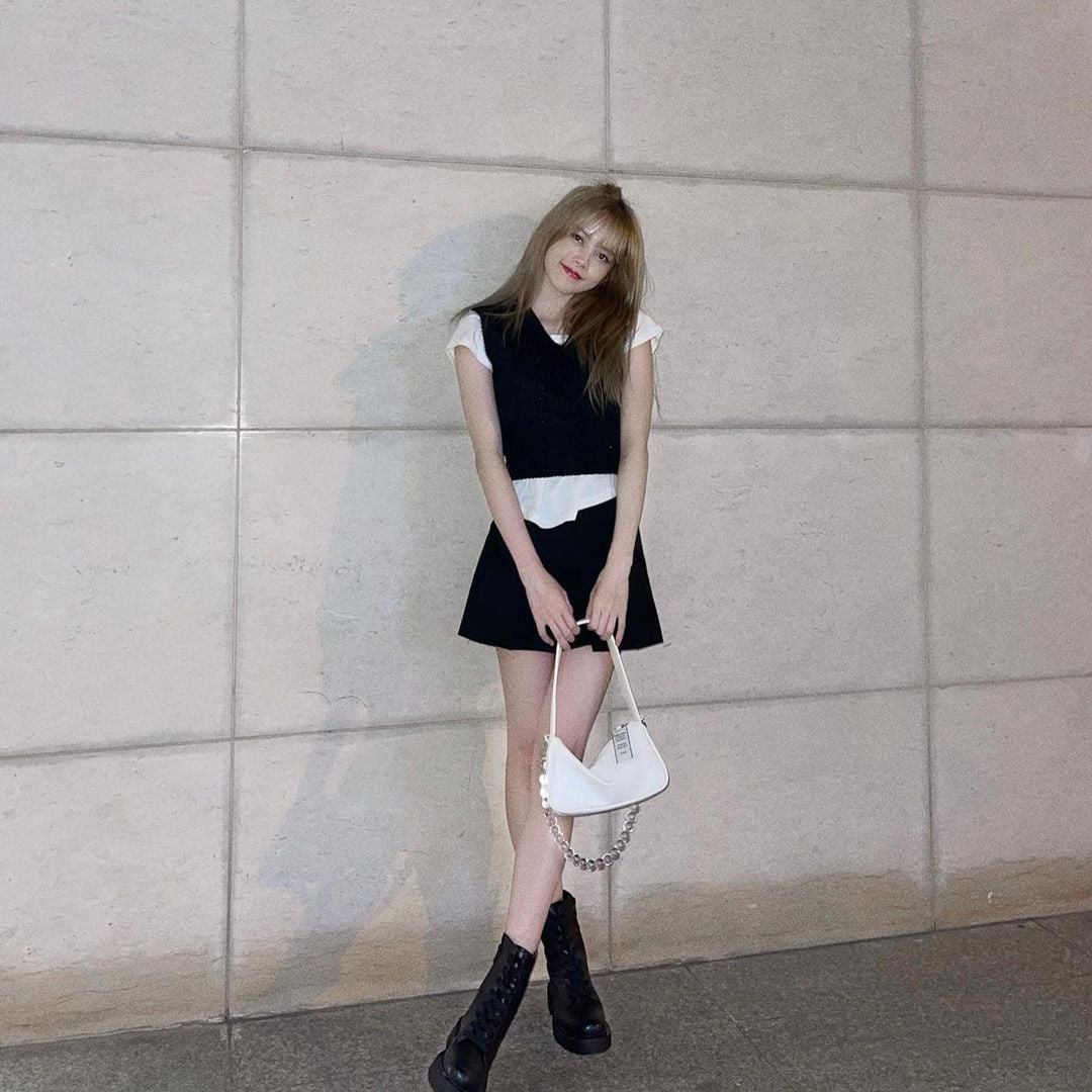 Hóa ra V-Biz cũng có một cô gái sở hữu tỷ lệ cơ thể đẹp như Thủy thủ Mặt Trăng ảnh 4