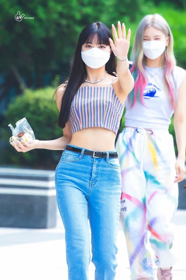 Hội “nữ idol đẹp như Thủy thủ Mặt Trăng” kết nạp thành viên mới: Xinh như búp bê sống ảnh 4