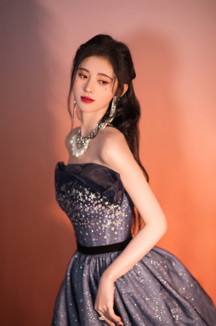 Siêu năng lực của Cúc Tịnh Y: Đóng phim hiện đại hay cổ trang cũng chỉ có một kiểu tóc ảnh 9