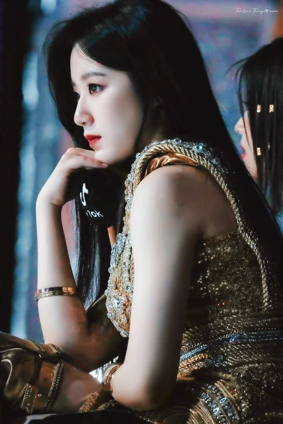 Đây chính là ba cô gái “mắt biếc” của K-Pop, lúc nào cũng buồn man mác như giọt mưa thu ảnh 6