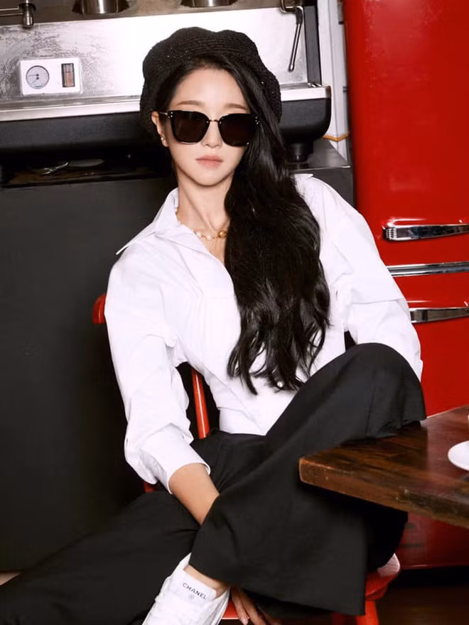 Seo Ye Ji quả đúng “Nữ hoàng đụng hàng”: Chỉ có đẹp hơn chứ không hề kém cạnh ảnh 6