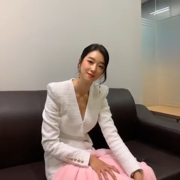 Seo Ye Ji quả đúng “Nữ hoàng đụng hàng”: Chỉ có đẹp hơn chứ không hề kém cạnh ảnh 8