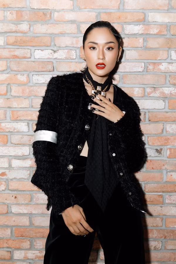 “Bạn gái màn ảnh” của Sơn Tùng M-TP đụng hàng áo Chanel với G-Dragon ảnh 4