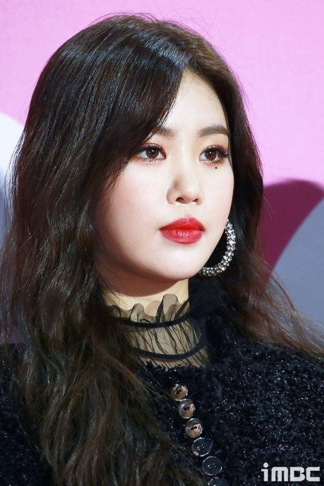 Thôi đừng ghét nốt ruồi của mình nữa, đầy idol có nốt ruồi trên mặt vẫn được khen đẹp ảnh 1