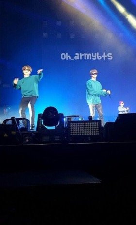 Nghe lý do Jin và Jimin mặc đồ giống nhau, bạn sẽ cảm động rớt nước mắt ảnh 2