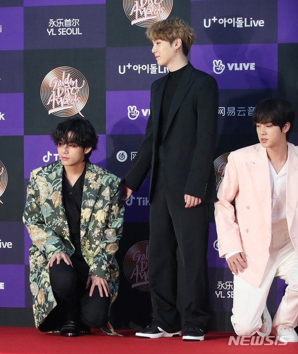 Nghe lý do Jin và Jimin mặc đồ giống nhau, bạn sẽ cảm động rớt nước mắt ảnh 4