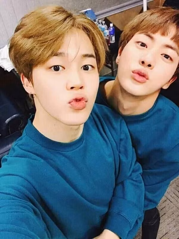 Nghe lý do Jin và Jimin mặc đồ giống nhau, bạn sẽ cảm động rớt nước mắt ảnh 3