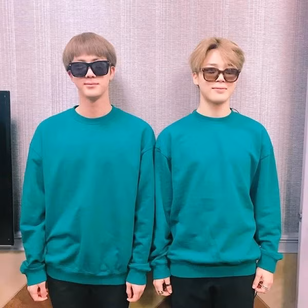 Nghe lý do Jin và Jimin mặc đồ giống nhau, bạn sẽ cảm động rớt nước mắt ảnh 1