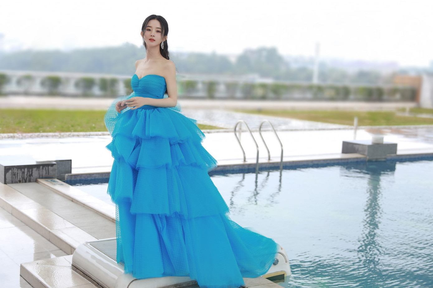 Ngất ngây với dàn mỹ nhân C-Biz ở giải Kim Ưng: Ai cũng lộng lẫy như công chúa ảnh 2