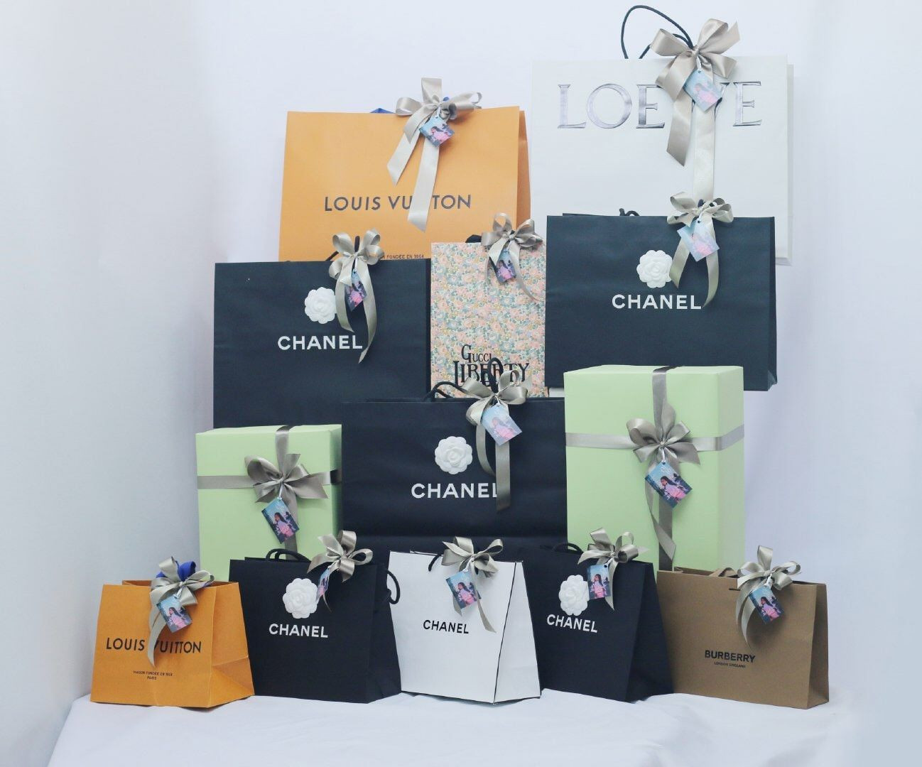 Ngạc nhiên chưa, fan Trung tặng Jennie váy của thương hiệu Việt và trông cực hợp dáng cô nàng ảnh 1