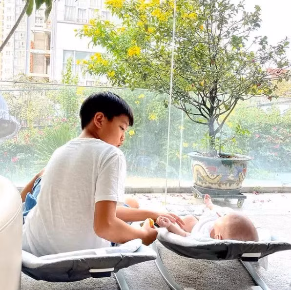 Hồ Ngọc Hà khoe ảnh cận mặt con trai Leon, cư dân mạng bất ngờ có chung phản ứng ảnh 3