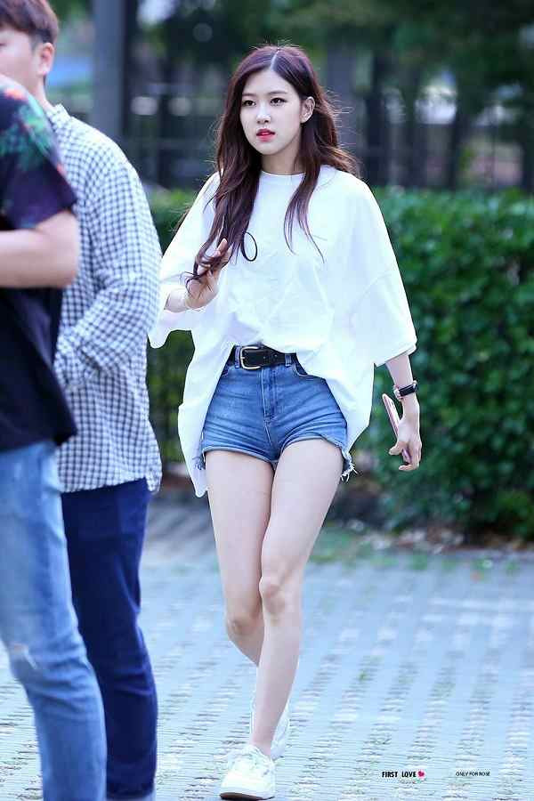 Đâu là lý do khiến Rosé (BLACKPINK) không có tên trong Top idol vóc dáng đẹp? ảnh 5