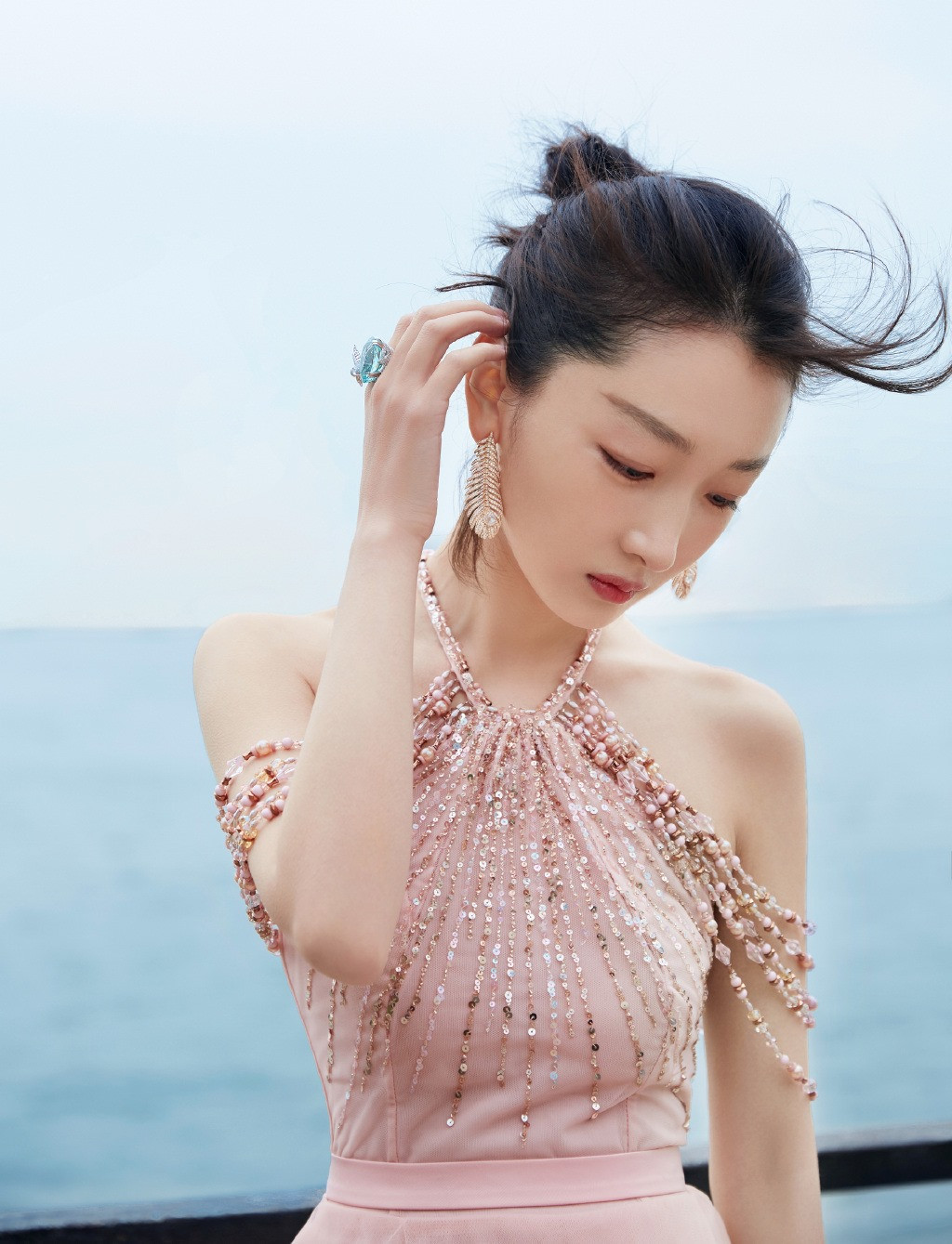 Học ngay Tam kim Ảnh hậu Châu Đông Vũ tuyệt chiêu này để “dù phẳng vẫn đẹp” ảnh 10