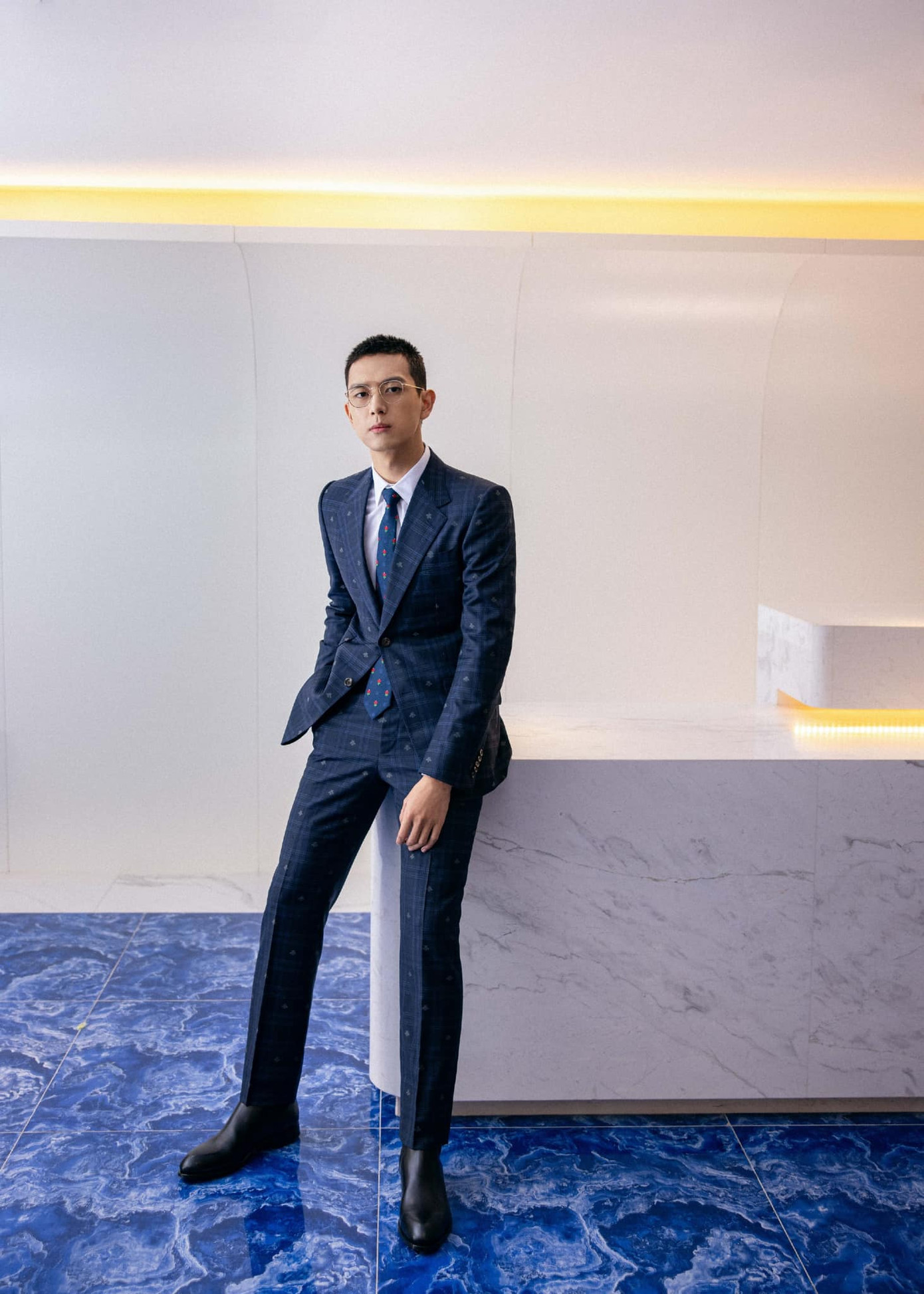 Chưa bao giờ sao nam C-Biz mặc đồ thời trang cuốn hút đến thế ở “Tinh Quang Đại Thưởng” ảnh 8