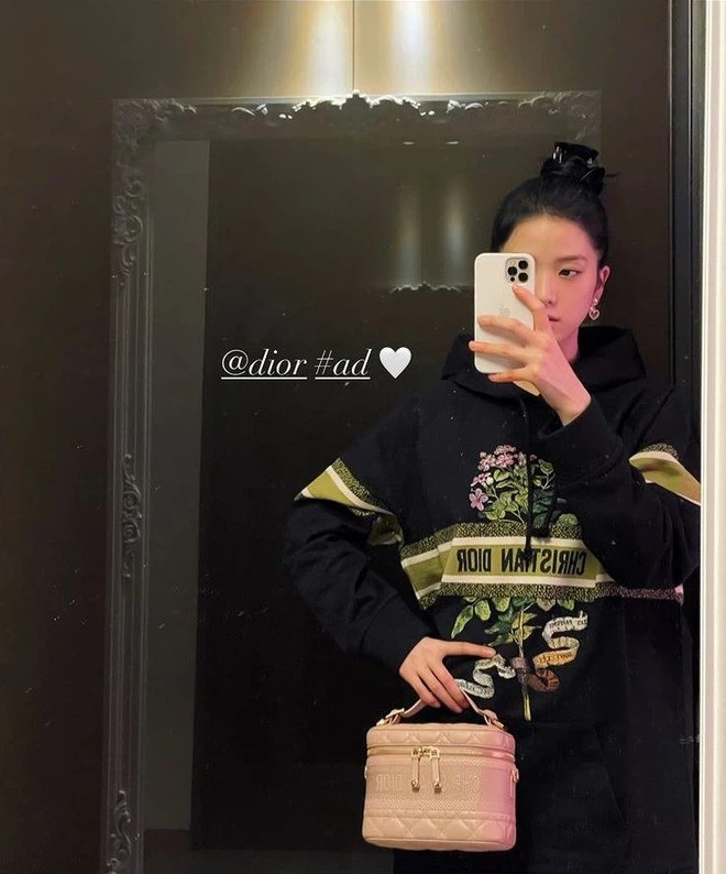 Đọ quà tặng Dior gửi tới hai “nàng thơ” Suzy và Jisoo BLACKPINK: Ai nhận được đồ “xịn” hơn? ảnh 4