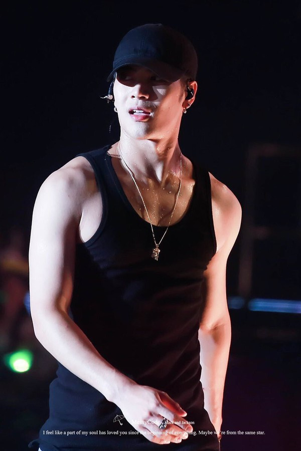 Từ Baekho (NU’EST) đến Jaehyun (NCT) - màn khoe cơ bụng đỉnh cao của các nam thần K-Pop ảnh 3