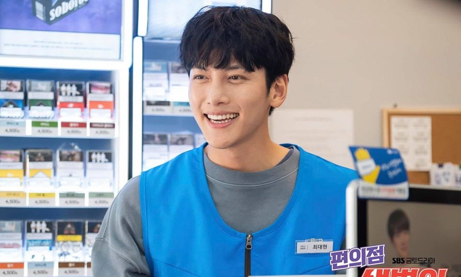 Ngạc nhiên chưa, “ông chủ tiệm tạp hóa” Ji Chang Wook chuyển nghề bán phở Việt ảnh 1