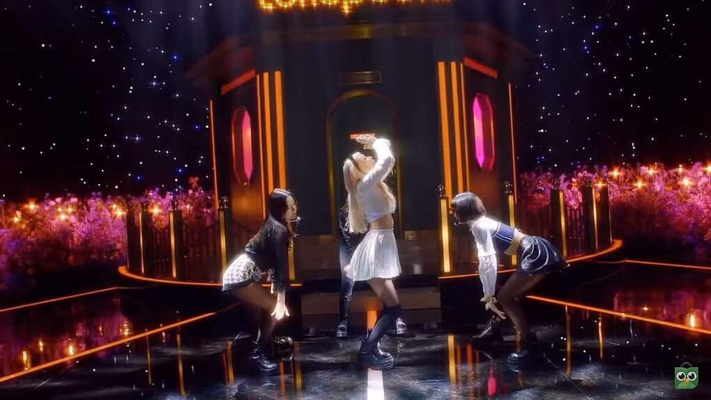 BLACKPINK lên đồ đối lập: Rosé nổi bật Jennie chìm nghỉm, stylist có ý đồ gì đây? ảnh 3