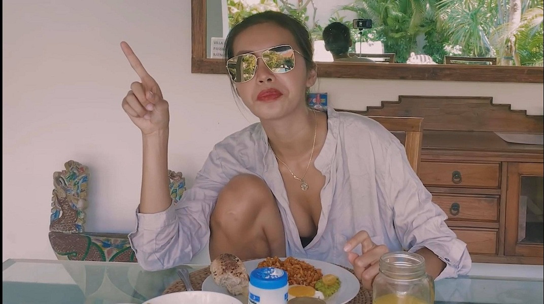 Không phải Vũ Khắc Tiệp, Minh Tú mới chính là “quán quân môn cách ly” ở showbiz Việt ảnh 2