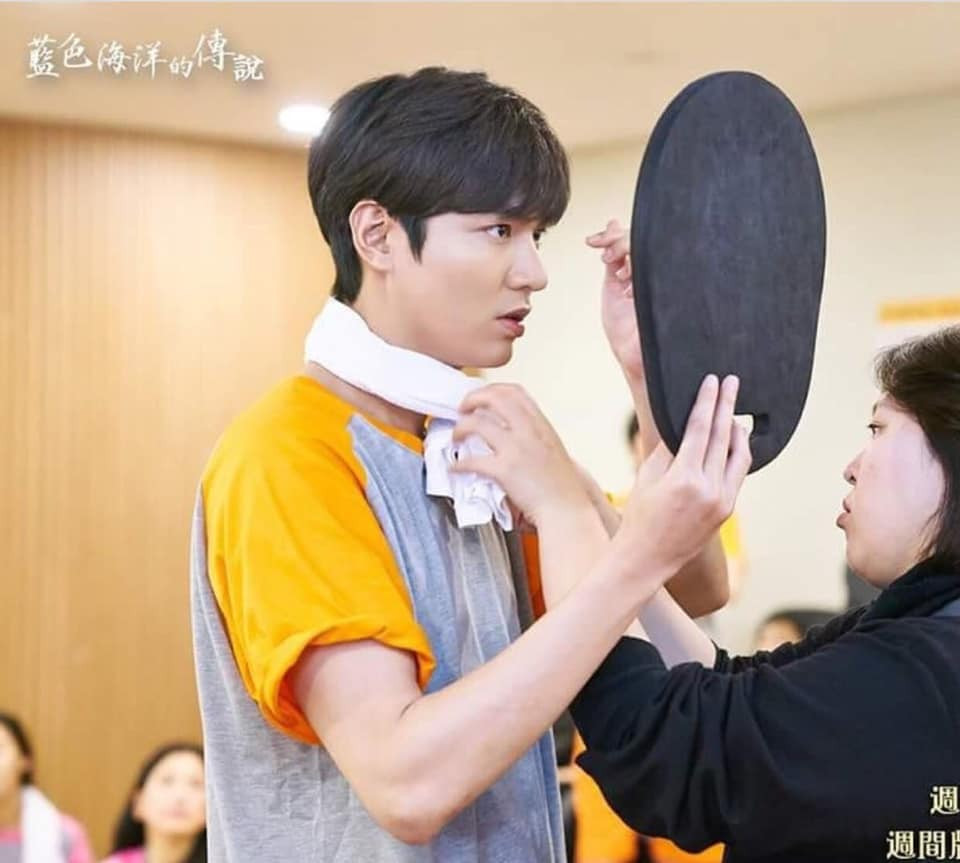 Soi gương mọi lúc mọi nơi, Lee Min Ho quả đúng là “Quân vương của những chiếc gương” ảnh 8