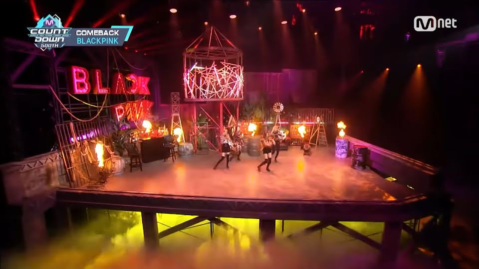 Vì sao sân khấu quảng bá của BLACKPINK lúc nào cũng đẹp và hoành tráng miễn chê? ảnh 4