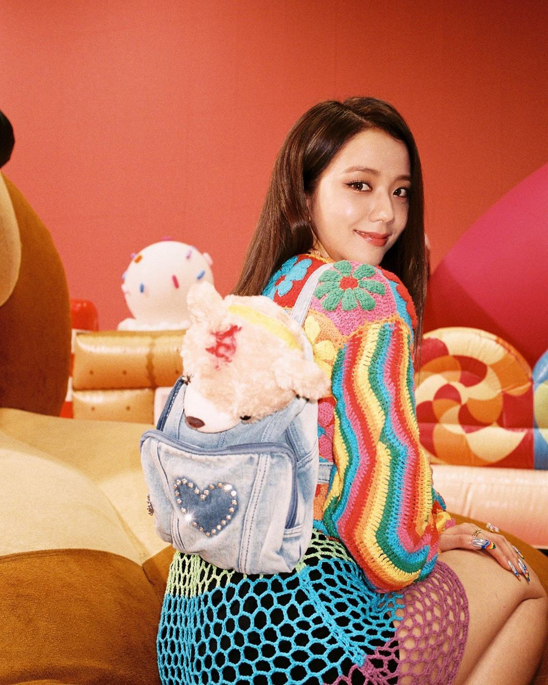 Chỉ có thể là Jisoo (BLACKPINK): Ảnh chụp hậu trường còn đẹp hơn cả trong MV “Ice cream” ảnh 5