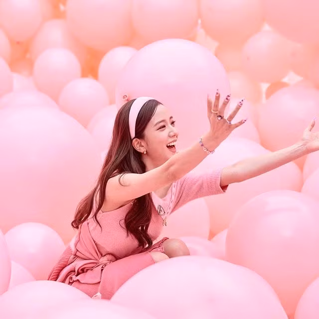 Chỉ có thể là Jisoo (BLACKPINK): Ảnh chụp hậu trường còn đẹp hơn cả trong MV “Ice cream” ảnh 6
