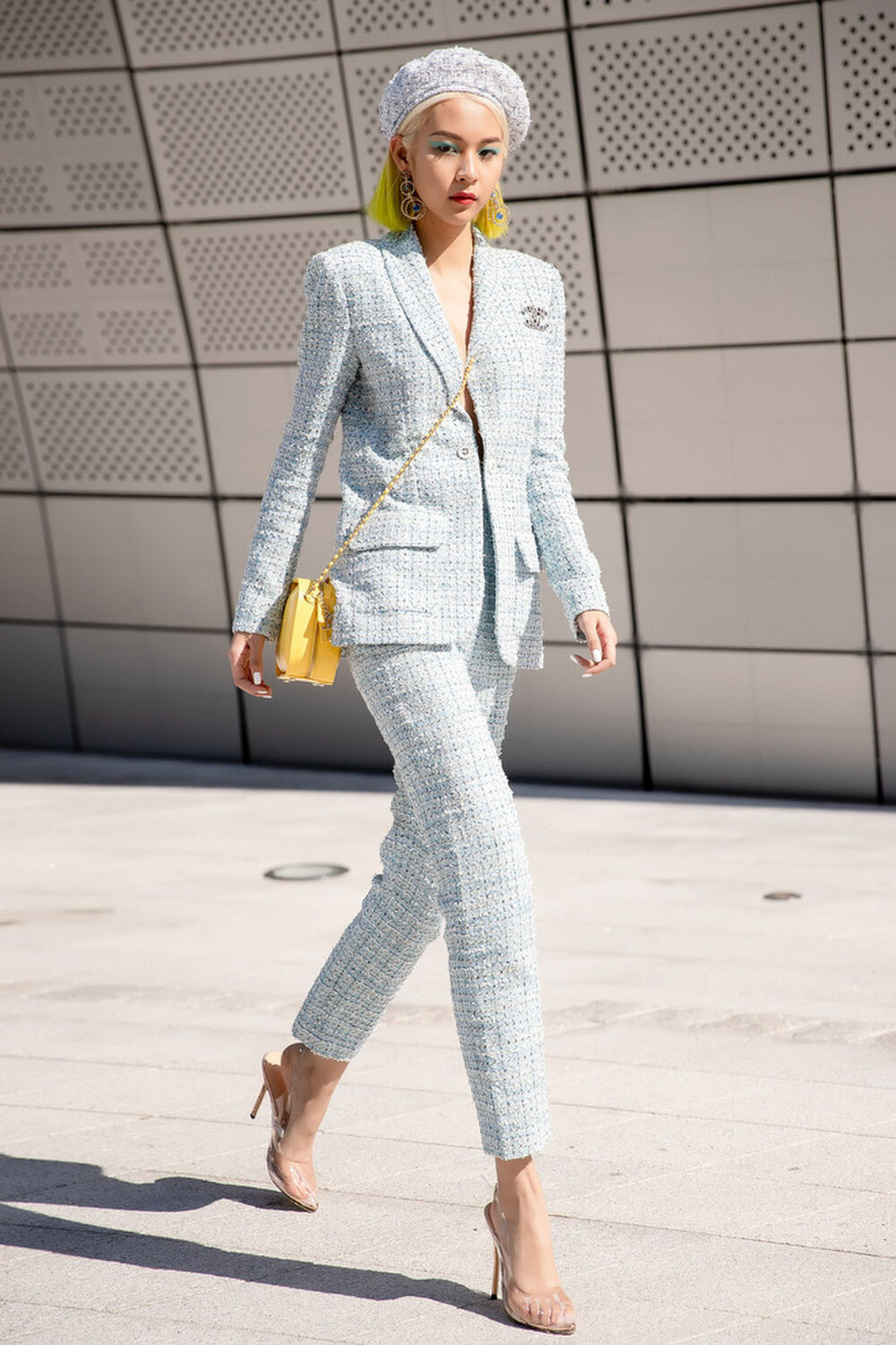 Hết đụng hàng ở show thời trang, Phí Phương Anh lại bị nghi sao chép Jennie trong MV mới ảnh 5