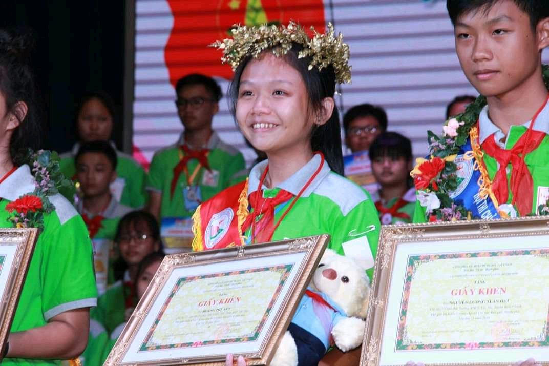Yến từng gặp những khó khăn nhất định khi tham gia công tác Đội vì quá nhỏ tuổi Nếu không dũng cảm “phá kén”, sao bạn gặp được phiên bản tốt hơn của chính mình? ảnh 7