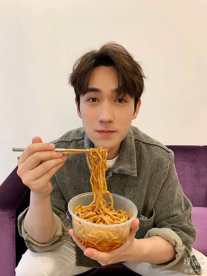 Chu Nhất Long, dù là “thần tượng” hay “tiểu thịt tươi” thì vẫn hết mình với vai diễn ảnh 1