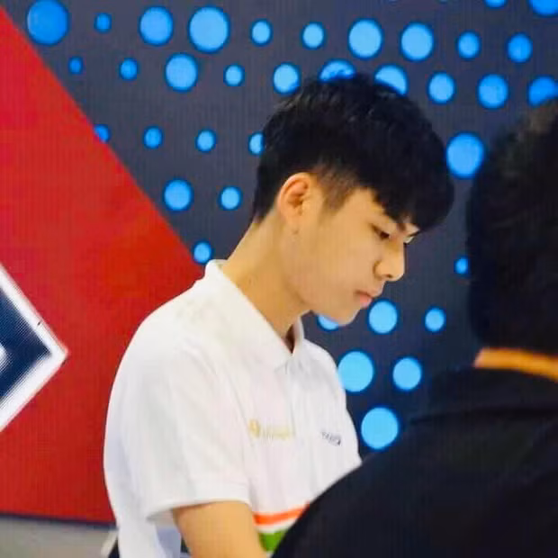 Kiều Ngọc Bảo, chàng “Giang Thần” góc nghiêng cực phẩm bước ra từ “Đường lên đỉnh Olympia“ ảnh 1