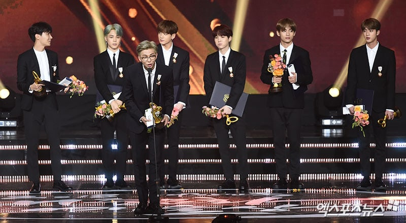 Sau bê bối Itaewon, người Hàn đòi tước Huân chương văn hóa của Jungkook (BTS) ảnh 2