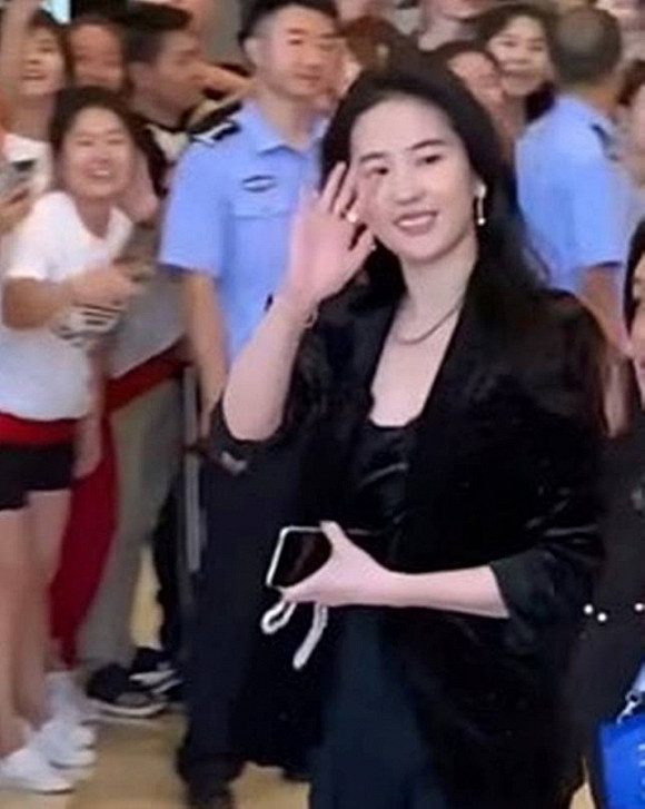 Đỉnh cao như Lưu Diệc Phi: Giảm cân là lấy lại nhan sắc lộng lẫy, thoát tục tựa tiên nữ ảnh 2