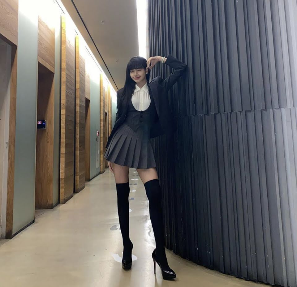 Ngoài gương mặt xinh đẹp, BLACKPINK còn có ưu điểm vóc dáng nào khiến netizen ao ước? ảnh 7