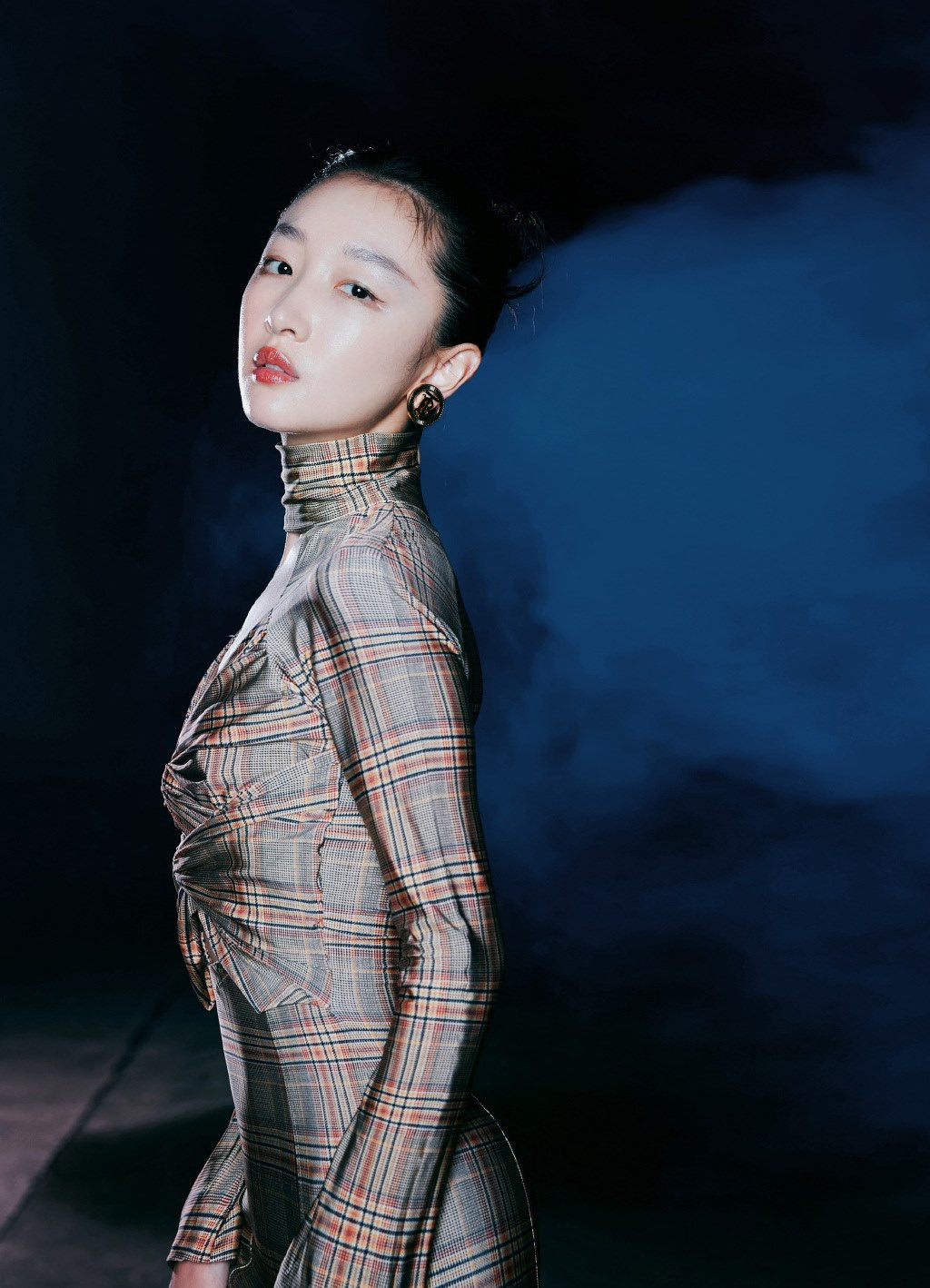 Học ngay Tam kim Ảnh hậu Châu Đông Vũ tuyệt chiêu này để “dù phẳng vẫn đẹp” ảnh 7