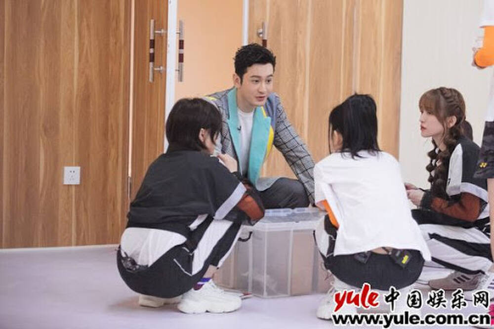 Trong khi Angela Baby ngày càng xinh đẹp thì Huỳnh Hiểu Minh lại xuống sắc trầm trọng ảnh 5