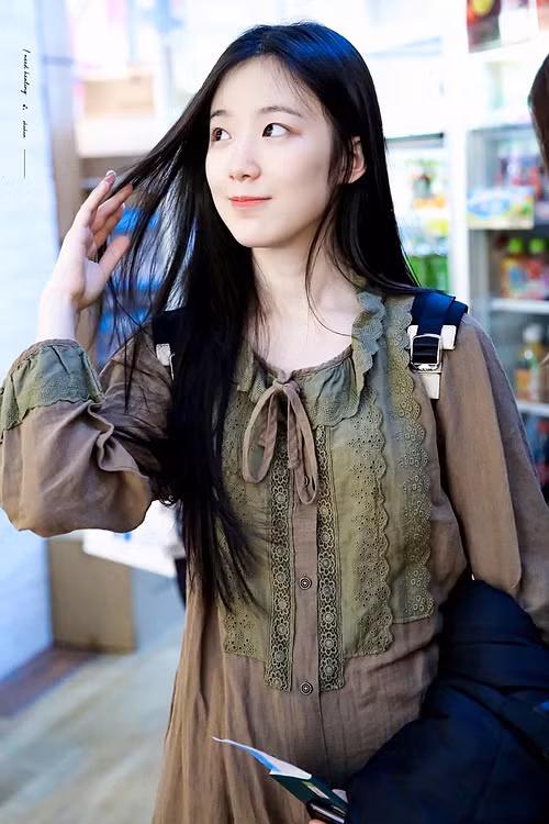 Sở hữu da đẹp nét xinh sẵn rồi nên những idol này thường xuyên khoe mặt mộc ảnh 4