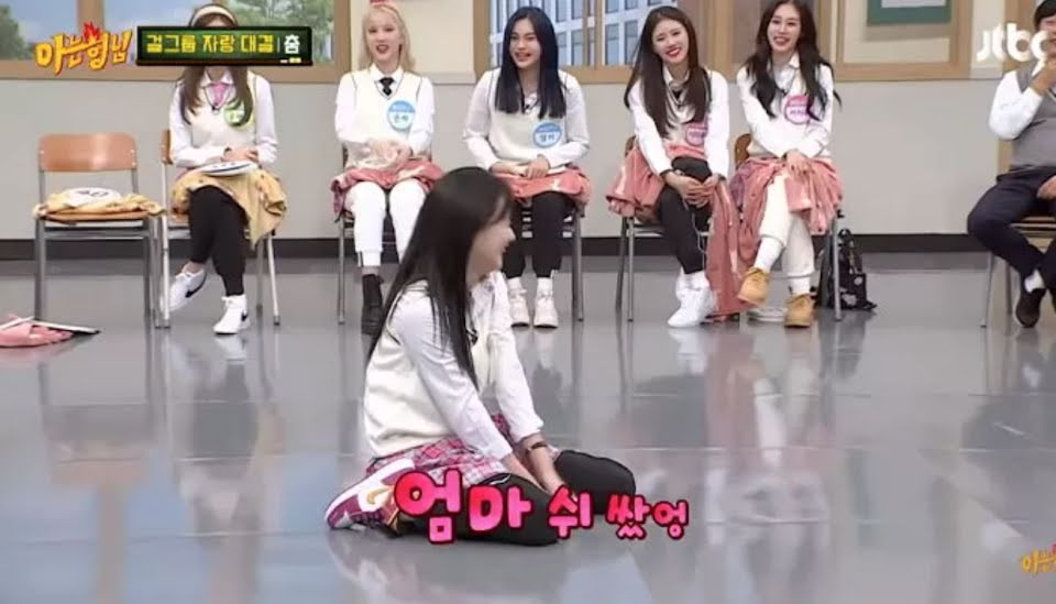 Fan sửng sốt khi Naeun (April) làm động tác tế nhị trước máy quay: Đáng yêu hay quá đà? ảnh 4