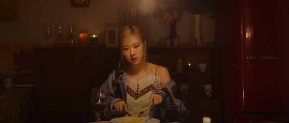 Chỉ 33 giây nhưng teaser riêng của Rosé cài cắm cực nhiều chi tiết liên quan tới BLACKPINK ảnh 3
