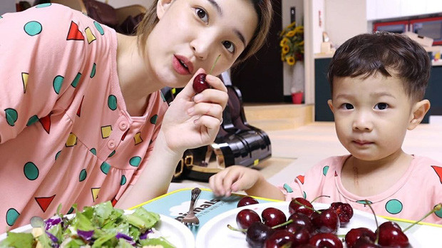 Bí quyết giảm 30kg của “bà mẹ trẻ nhất K-Pop”: Tưởng không dễ mà dễ không tưởng ảnh 4