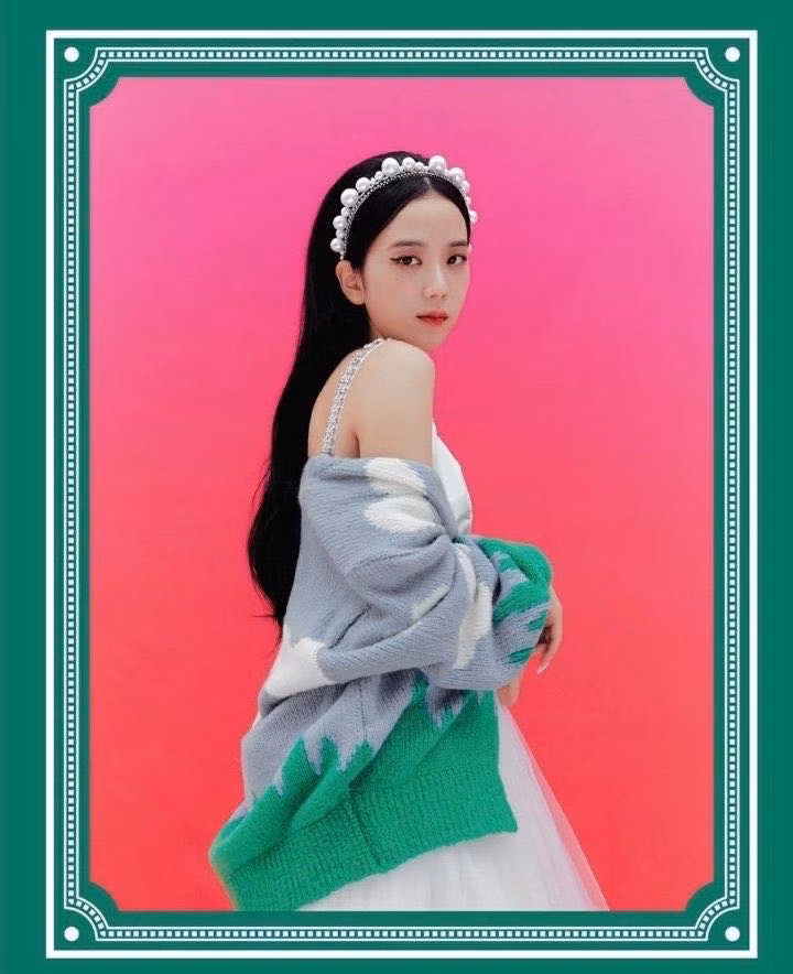 Vóc dáng không đẹp như Địch Lệ Nhiệt Ba nhưng nhờ đâu Jisoo vẫn ghi điểm khi đụng hàng? ảnh 7