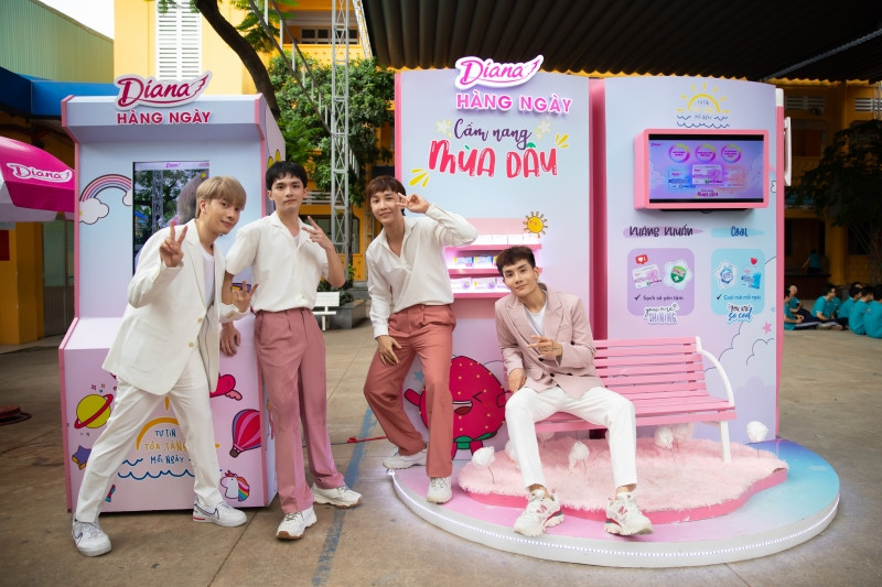 Monstar mang làn gió tươi trẻ đến Diana School Tour. Giang Ơi cùng Diana thực hiện tour tâm tình tuổi dậy thì tại hàng chục trường trung học ảnh 5
